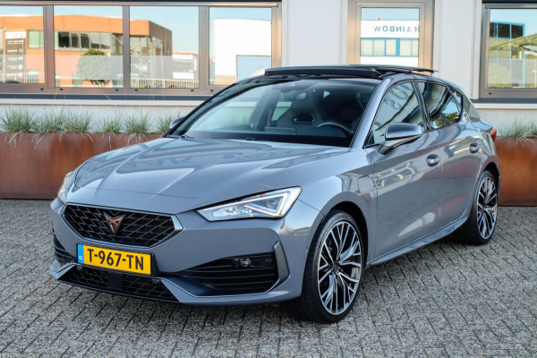 CUPRA Leon 1.4 e-Hybrid VZ Copper Edition 245pk DSG! 1e|Panoramadak|Virtual Cockpit|LED Matrix|Kuipstoelen elektrisch|NAVI|Camera
