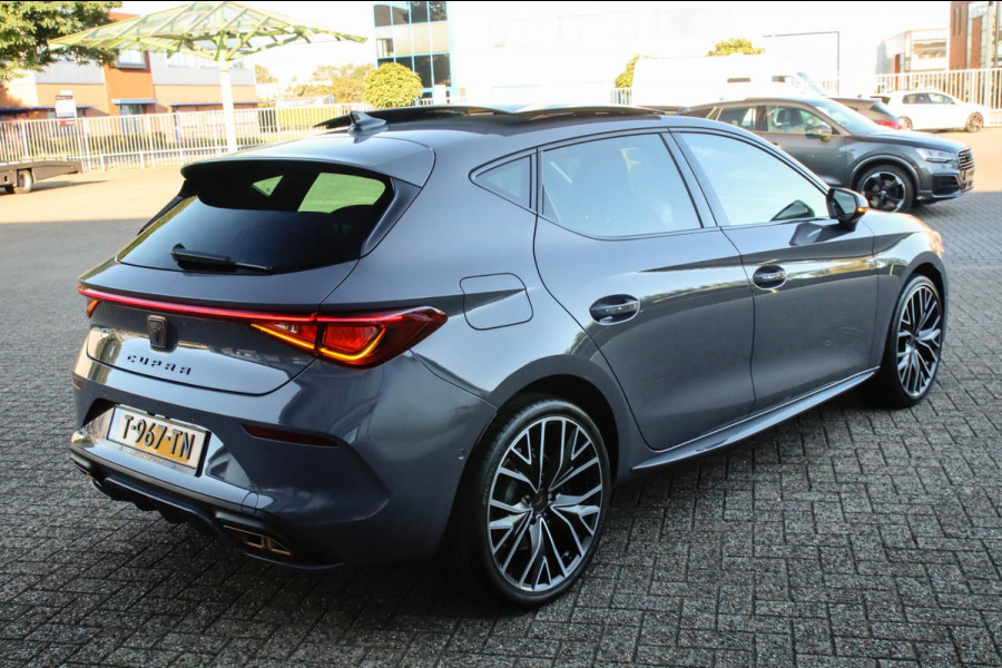 CUPRA Leon 1.4 e-Hybrid VZ Copper Edition 245pk DSG! 1e|Panoramadak|Virtual Cockpit|LED Matrix|Kuipstoelen elektrisch|NAVI|Camera