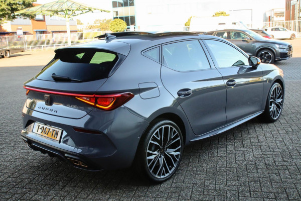 CUPRA Leon 1.4 e-Hybrid VZ Copper Edition 245pk DSG! 1e|Panoramadak|Virtual Cockpit|LED Matrix|Kuipstoelen elektrisch|NAVI|Camera