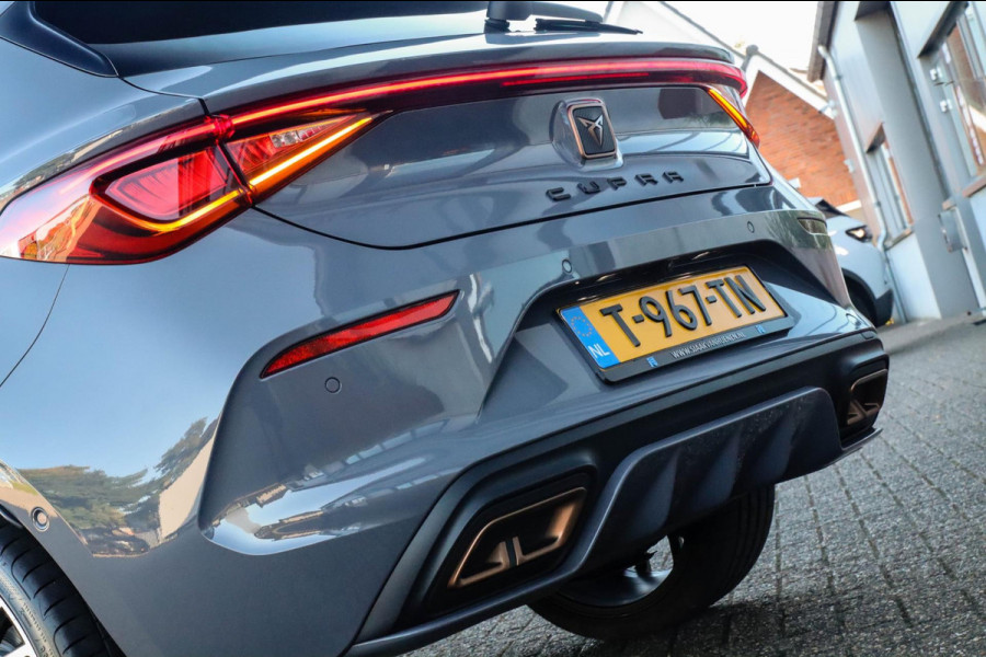 CUPRA Leon 1.4 e-Hybrid VZ Copper Edition 245pk DSG! 1e|Panoramadak|Virtual Cockpit|LED Matrix|Kuipstoelen elektrisch|NAVI|Camera