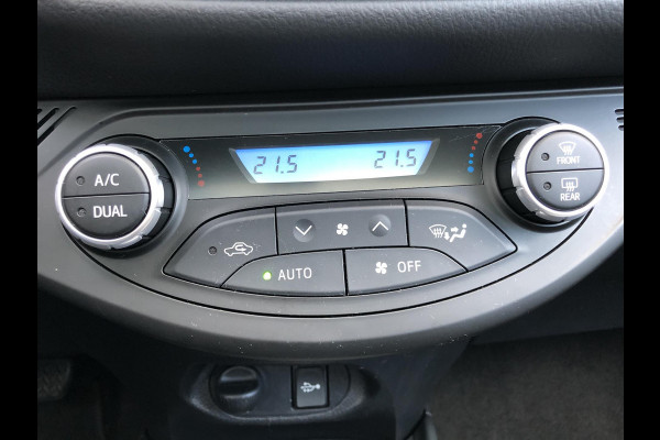 Toyota Yaris 1.5 Hybrid Executive | Trekhaak, Navigatie, Panoramadak, Leer/Alcantara, Armsteun, 16inch, Keyless, Meest Luxe!