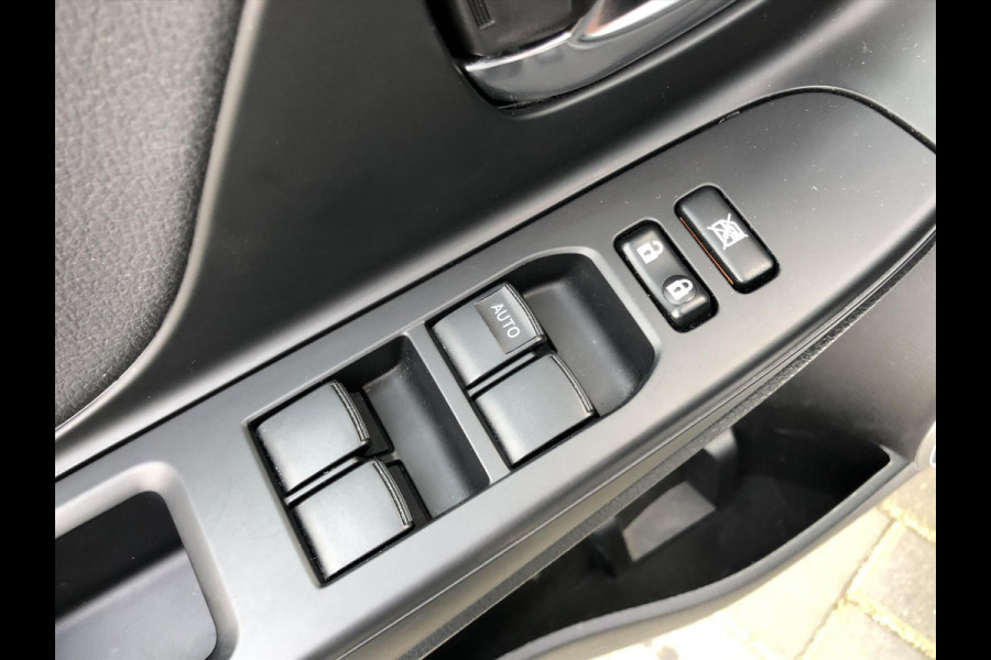 Toyota Yaris 1.5 Hybrid Executive | Trekhaak, Navigatie, Panoramadak, Leer/Alcantara, Armsteun, 16inch, Keyless, Meest Luxe!