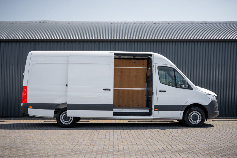 Mercedes-Benz Sprinter 317 CDI L3H2 | 170 PK | Automaat | Camera | Mbux | Cruise | PDC | Trekhaak