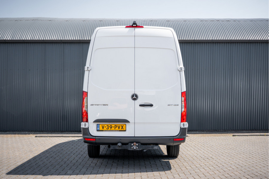 Mercedes-Benz Sprinter 317 CDI L3H2 | 170 PK | Automaat | Camera | Mbux | Cruise | PDC | Trekhaak