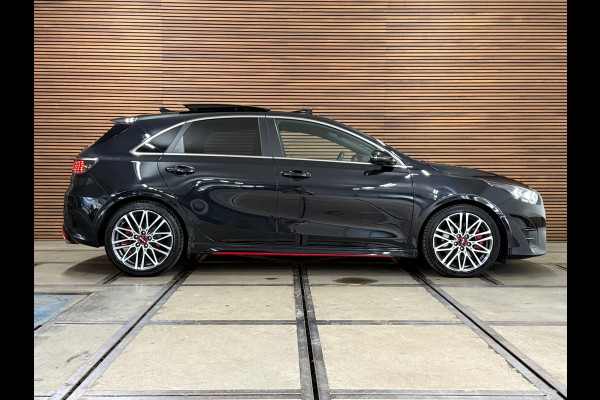 Kia Ceed 1.6 T-GDi GT 204pk | Facelift | VOL! | Pano | LED | Virtual | JBL | ACC | BCA | LFA | Wireless Charg | CarPlay