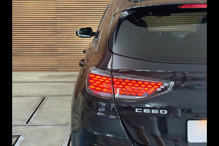 Kia Ceed 1.6 T-GDi GT 204pk | Facelift | VOL! | Pano | LED | Virtual | JBL | ACC | BCA | LFA | Wireless Charg | CarPlay