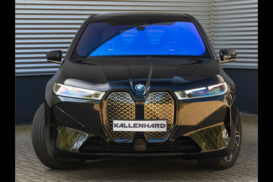 BMW iX xDrive50 - Luchtvering - Integral Active Steering - Driving Ass Prof - Pano
