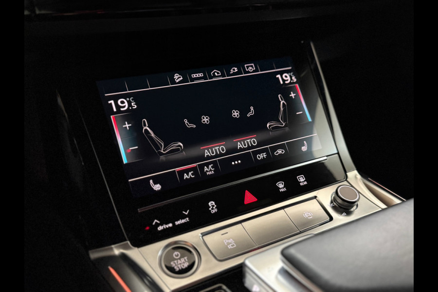 Audi e-tron E-tron 50 quattro S Black Edition 71 kWh | Panoramadak | Virtual Mirrors|360° Camera|Leder|Trekhaak | Memory | 21 Inch