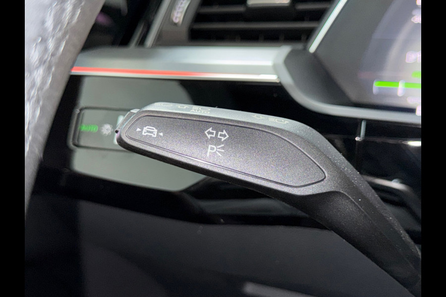 Audi e-tron E-tron 50 quattro S Black Edition 71 kWh | Panoramadak | Virtual Mirrors|360° Camera|Leder|Trekhaak | Memory | 21 Inch