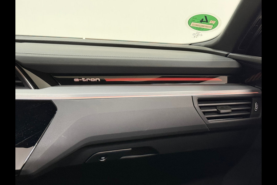 Audi e-tron E-tron 50 quattro S Black Edition 71 kWh | Panoramadak | Virtual Mirrors|360° Camera|Leder|Trekhaak | Memory | 21 Inch