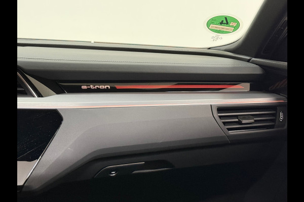 Audi e-tron E-tron 50 quattro S Black Edition 71 kWh | Panoramadak | Virtual Mirrors|360° Camera|Leder|Trekhaak | Memory | 21 Inch