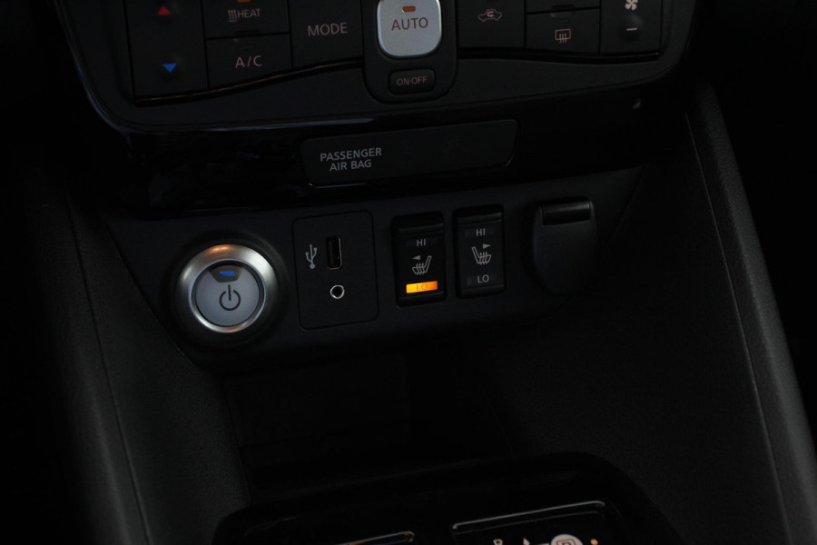 Nissan Leaf N-Connecta 40 kWh Navigatie Bluetooth Cruise Control Lichtmetalen Velgen Camera
