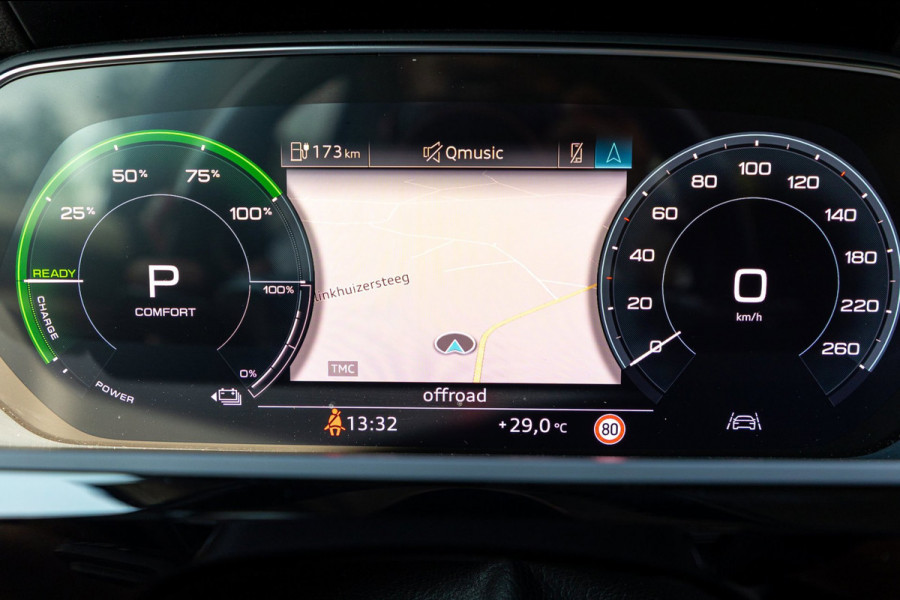 Audi e-tron E-tron 50 quattro S Line 71 kWh Soh 95% I S Line I Panoramadak I 22" I Adaptive Cruise I Luchtvering I CarPlay