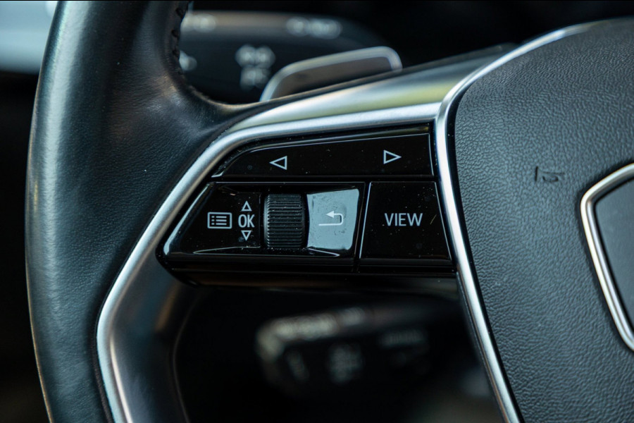 Audi e-tron E-tron 50 quattro S Line 71 kWh Soh 95% I S Line I Panoramadak I 22" I Adaptive Cruise I Luchtvering I CarPlay