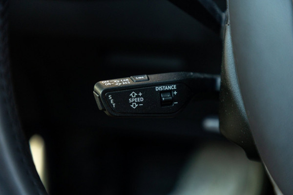 Audi e-tron E-tron 50 quattro S Line 71 kWh Soh 95% I S Line I Panoramadak I 22" I Adaptive Cruise I Luchtvering I CarPlay