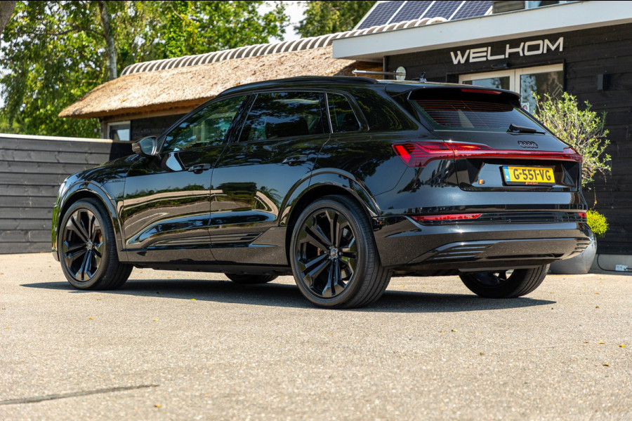 Audi e-tron E-tron 50 quattro S Line 71 kWh Soh 95% I S Line I Panoramadak I 22" I Adaptive Cruise I Luchtvering I CarPlay