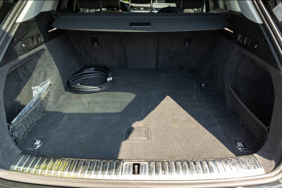 Audi e-tron E-tron 50 quattro S Line 71 kWh Soh 95% I S Line I Panoramadak I 22" I Adaptive Cruise I Luchtvering I CarPlay