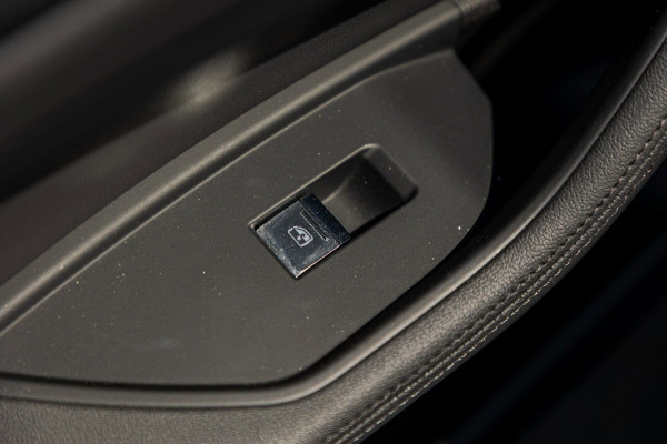 Audi e-tron E-tron 50 quattro S Line 71 kWh Soh 95% I S Line I Panoramadak I 22" I Adaptive Cruise I Luchtvering I CarPlay