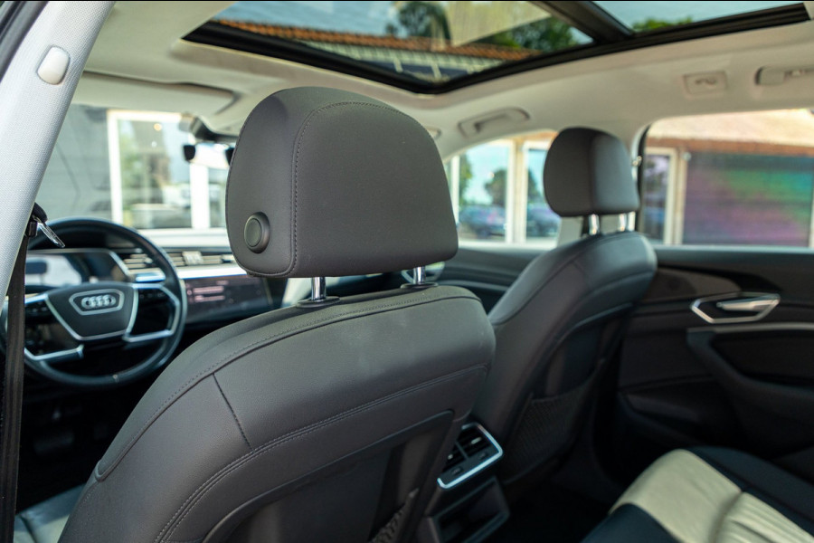 Audi e-tron E-tron 50 quattro S Line 71 kWh Soh 95% I S Line I Panoramadak I 22" I Adaptive Cruise I Luchtvering I CarPlay