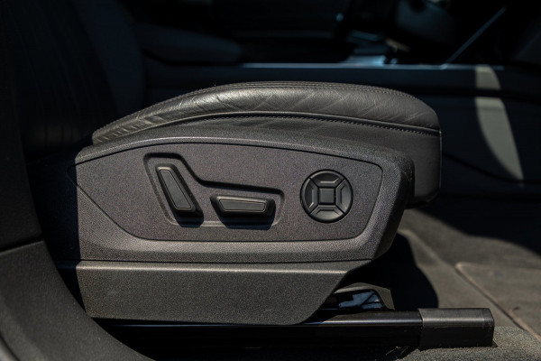 Audi e-tron E-tron 50 quattro S Line 71 kWh Soh 95% I S Line I Panoramadak I 22" I Adaptive Cruise I Luchtvering I CarPlay
