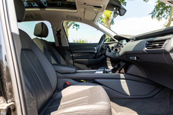 Audi e-tron E-tron 50 quattro S Line 71 kWh Soh 95% I S Line I Panoramadak I 22" I Adaptive Cruise I Luchtvering I CarPlay