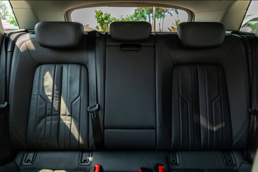Audi e-tron E-tron 50 quattro S Line 71 kWh Soh 95% I S Line I Panoramadak I 22" I Adaptive Cruise I Luchtvering I CarPlay