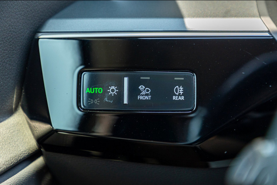 Audi e-tron E-tron 50 quattro S Line 71 kWh Soh 95% I S Line I Panoramadak I 22" I Adaptive Cruise I Luchtvering I CarPlay