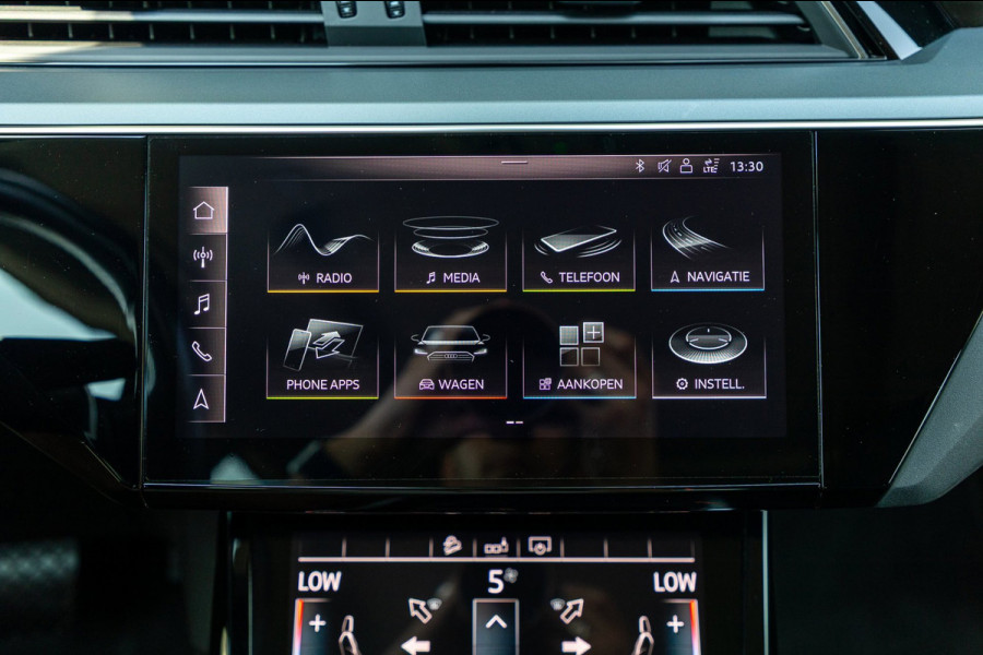 Audi e-tron E-tron 50 quattro S Line 71 kWh Soh 95% I S Line I Panoramadak I 22" I Adaptive Cruise I Luchtvering I CarPlay