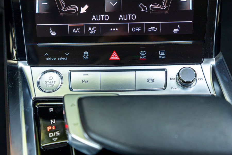 Audi e-tron E-tron 50 quattro S Line 71 kWh Soh 95% I S Line I Panoramadak I 22" I Adaptive Cruise I Luchtvering I CarPlay