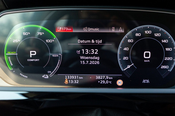 Audi e-tron E-tron 50 quattro S Line 71 kWh Soh 95% I S Line I Panoramadak I 22" I Adaptive Cruise I Luchtvering I CarPlay