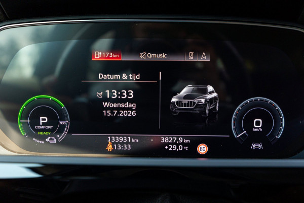 Audi e-tron E-tron 50 quattro S Line 71 kWh Soh 95% I S Line I Panoramadak I 22" I Adaptive Cruise I Luchtvering I CarPlay