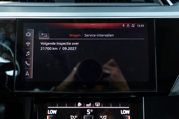 Audi e-tron E-tron 50 quattro S Line 71 kWh Soh 95% I S Line I Panoramadak I 22" I Adaptive Cruise I Luchtvering I CarPlay