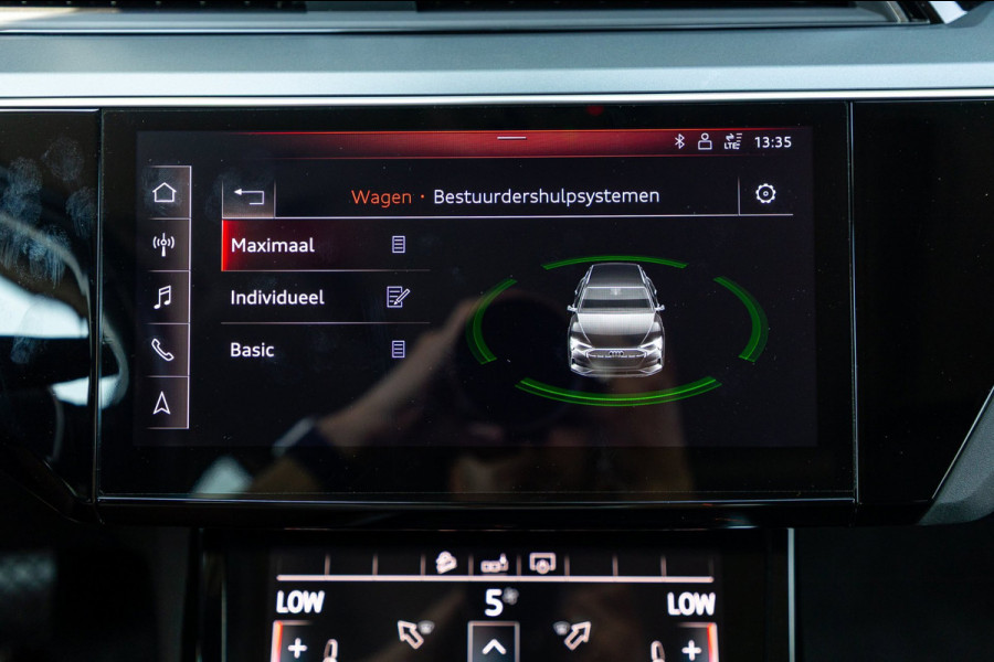Audi e-tron E-tron 50 quattro S Line 71 kWh Soh 95% I S Line I Panoramadak I 22" I Adaptive Cruise I Luchtvering I CarPlay