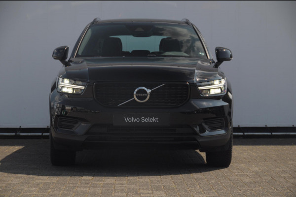 Volvo XC40 T4 211PK Automaat Recharge R-Design / Adaptieve cruise control / BLIS / stoel - en stuurwielverwarming / Elektrische achterklep / Parkeersensoren met camera / Apple carplay / All season banden