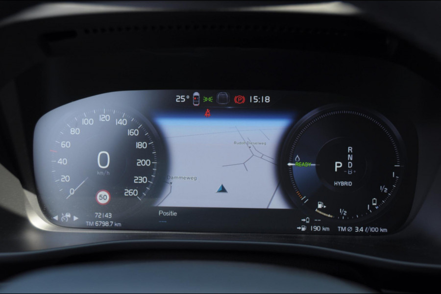Volvo XC40 T4 211PK Automaat Recharge R-Design / Adaptieve cruise control / BLIS / stoel - en stuurwielverwarming / Elektrische achterklep / Parkeersensoren met camera / Apple carplay / All season banden