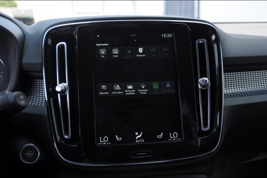Volvo XC40 T4 211PK Automaat Recharge R-Design / Adaptieve cruise control / BLIS / stoel - en stuurwielverwarming / Elektrische achterklep / Parkeersensoren met camera / Apple carplay / All season banden