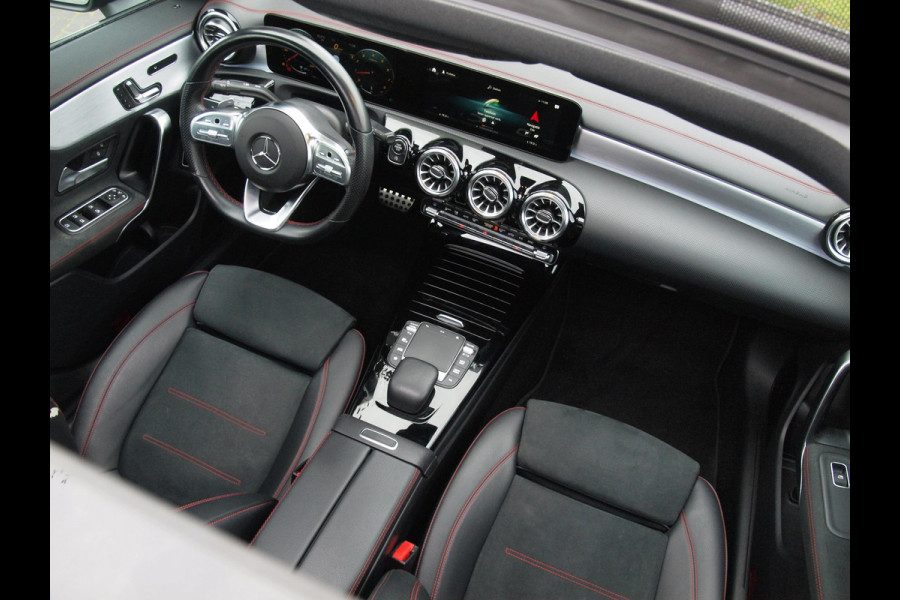 Mercedes-Benz CLA-Klasse 200 Business Solution AMG | Panoramadak | Burmester | Camera | Apple Carplay | Sfeerverlichting |