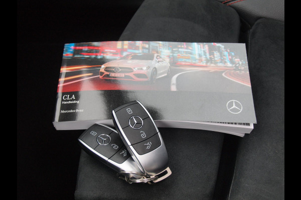 Mercedes-Benz CLA-Klasse 200 Business Solution AMG | Panoramadak | Burmester | Camera | Apple Carplay | Sfeerverlichting |