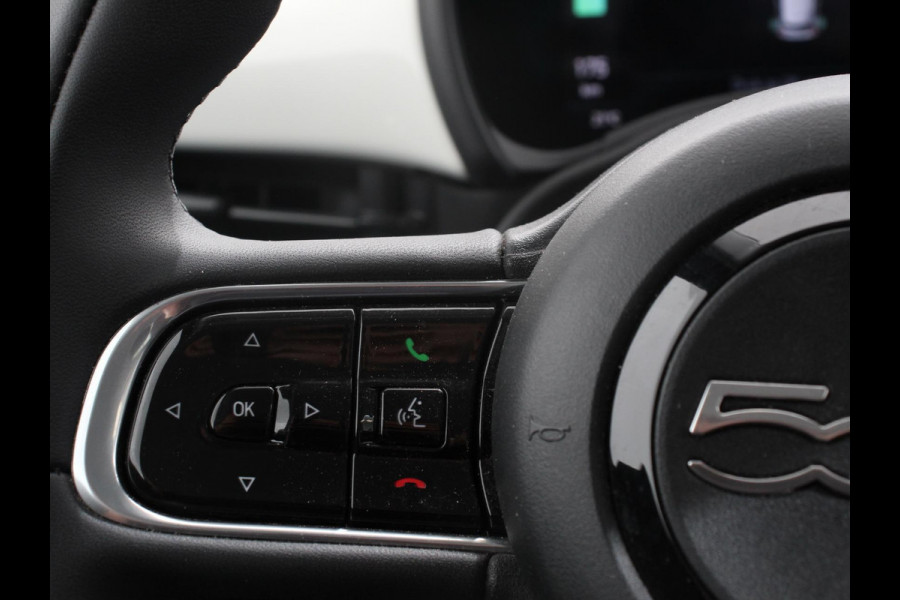 Fiat 500 Urban 42 kWh Airco Climate control 360 Camera Stoelverwarming Keyless Wireless CarPlay Dodehoek Assistant 85 kW Charger Actieradius 320km WLTP