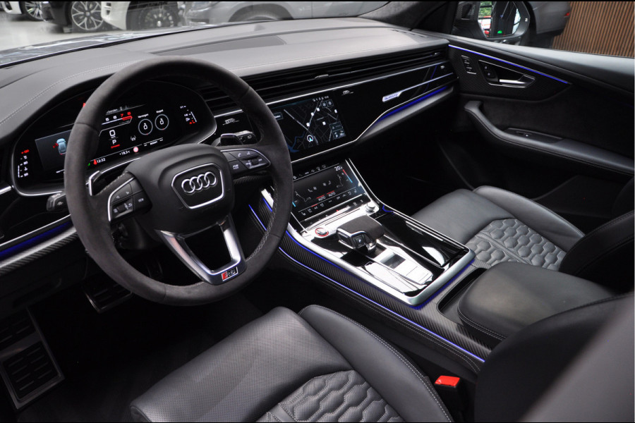 Audi RS Q8 4.0 TFSI B&O Ceramic HUD Massage Carbon Softclose Nachtzicht ACC Keyless 360 Camera Stoelventilatie Elektr. achterklep Memory seats Elektr. trekhaak Navi Niveauregeling PDC Stoelverwarming LM velgen