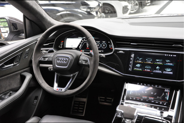 Audi RS Q8 4.0 TFSI B&O Ceramic HUD Massage Carbon Softclose Nachtzicht ACC Keyless 360 Camera Stoelventilatie Elektr. achterklep Memory seats Elektr. trekhaak Navi Niveauregeling PDC Stoelverwarming LM velgen
