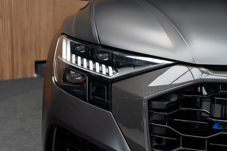Audi RS Q8 4.0 TFSI B&O Ceramic HUD Massage Carbon Softclose Nachtzicht ACC Keyless 360 Camera Stoelventilatie Elektr. achterklep Memory seats Elektr. trekhaak Navi Niveauregeling PDC Stoelverwarming LM velgen