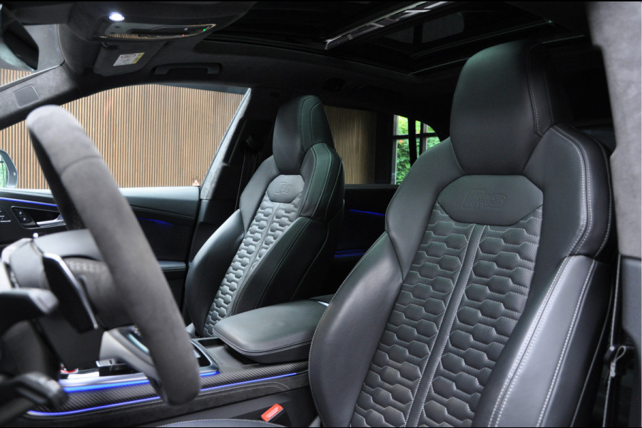 Audi RS Q8 4.0 TFSI B&O Ceramic HUD Massage Carbon Softclose Nachtzicht ACC Keyless 360 Camera Stoelventilatie Elektr. achterklep Memory seats Elektr. trekhaak Navi Niveauregeling PDC Stoelverwarming LM velgen