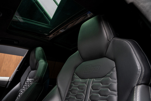 Audi RS Q8 4.0 TFSI B&O Ceramic HUD Massage Carbon Softclose Nachtzicht ACC Keyless 360 Camera Stoelventilatie Elektr. achterklep Memory seats Elektr. trekhaak Navi Niveauregeling PDC Stoelverwarming LM velgen