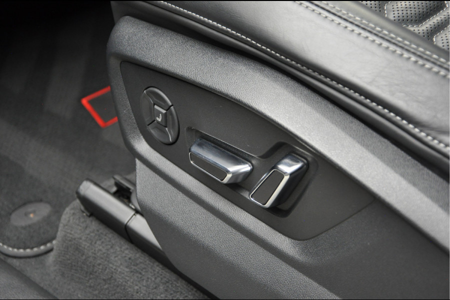Audi RS Q8 4.0 TFSI B&O Ceramic HUD Massage Carbon Softclose Nachtzicht ACC Keyless 360 Camera Stoelventilatie Elektr. achterklep Memory seats Elektr. trekhaak Navi Niveauregeling PDC Stoelverwarming LM velgen