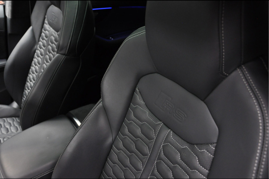 Audi RS Q8 4.0 TFSI B&O Ceramic HUD Massage Carbon Softclose Nachtzicht ACC Keyless 360 Camera Stoelventilatie Elektr. achterklep Memory seats Elektr. trekhaak Navi Niveauregeling PDC Stoelverwarming LM velgen