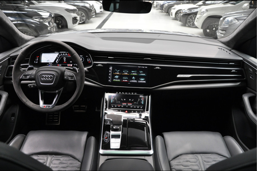 Audi RS Q8 4.0 TFSI B&O Ceramic HUD Massage Carbon Softclose Nachtzicht ACC Keyless 360 Camera Stoelventilatie Elektr. achterklep Memory seats Elektr. trekhaak Navi Niveauregeling PDC Stoelverwarming LM velgen