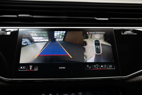 Audi RS Q8 4.0 TFSI B&O Ceramic HUD Massage Carbon Softclose Nachtzicht ACC Keyless 360 Camera Stoelventilatie Elektr. achterklep Memory seats Elektr. trekhaak Navi Niveauregeling PDC Stoelverwarming LM velgen