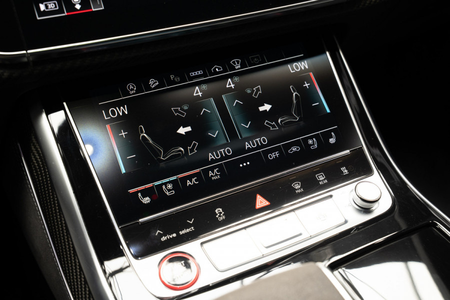 Audi RS Q8 4.0 TFSI B&O Ceramic HUD Massage Carbon Softclose Nachtzicht ACC Keyless 360 Camera Stoelventilatie Elektr. achterklep Memory seats Elektr. trekhaak Navi Niveauregeling PDC Stoelverwarming LM velgen
