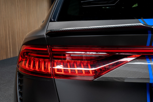 Audi RS Q8 4.0 TFSI B&O Ceramic HUD Massage Carbon Softclose Nachtzicht ACC Keyless 360 Camera Stoelventilatie Elektr. achterklep Memory seats Elektr. trekhaak Navi Niveauregeling PDC Stoelverwarming LM velgen